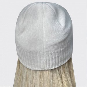 Белая женская шапочка №14