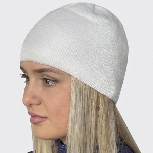 Женская шапочка белого цвета №4