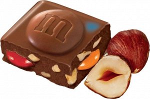 Молочный шоколад M&M's, с фундуком и драже, 122 г