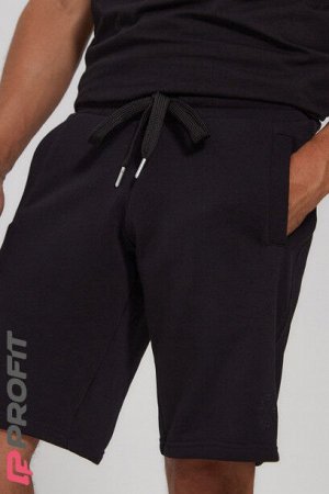 Шорты Практичные и функциональные мужские шорты черного цвета от отечественного бренда «Profit» представлены в нашем каталоге размерным рядом 46-56. Идеальны для теплого времени года. В них удобно пут