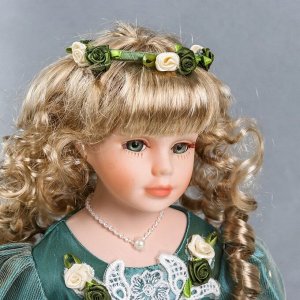 Кукла коллекционная керамика "Зоя в зелёном платье с кружевом" 40 см