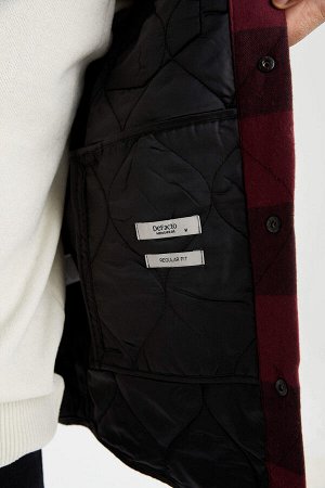 Куртка-рубашка с наполнителем и квадратным узором классического кроя