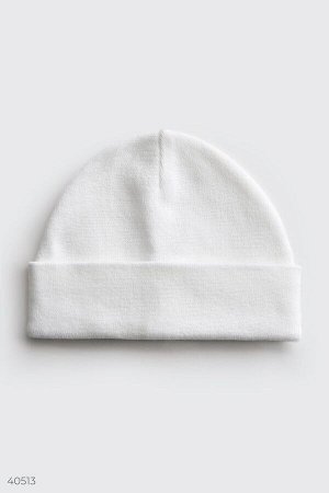 Короткая шапка-бини белого цвета