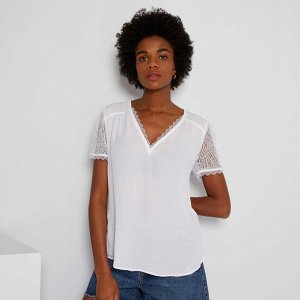 Легкая блузка с кружевом - белый