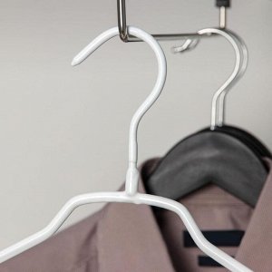 Вешалка-плечики для одежды антискользящая, размер 40-42, цвет белый