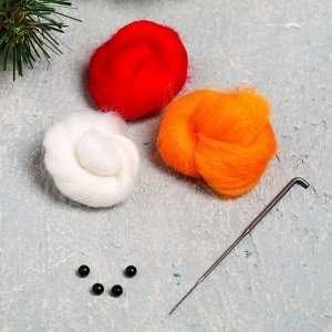 Игрушка из шерсти «Снеговик» с ёлочным шаром