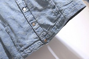 Куртка женская джинсовая с узором, цвет голубой