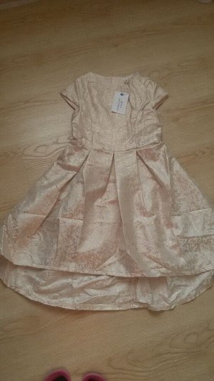 Нарядное платье для девочки на рост 146-152