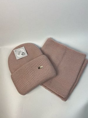 Набор шапка и шарф розово-пудрового цвета