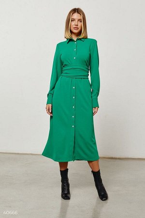 Платье на пуговицах зеленого оттенка