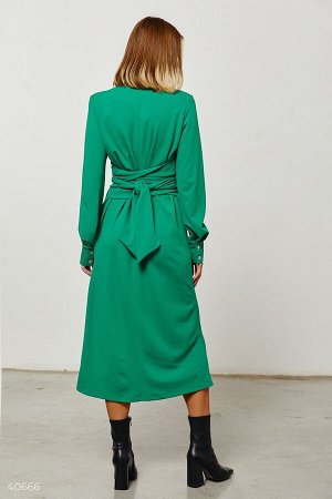 Платье на пуговицах зеленого оттенка