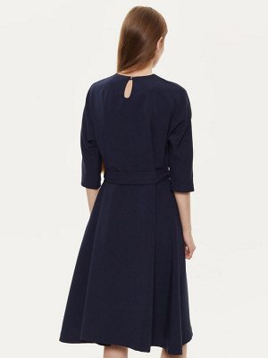 Платье темно-синее длины миди с карманами и поясом