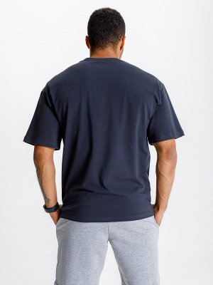 Базовая темно-синяя футболка oversized с белыми полосами из мягкого хлопкового трикотажа