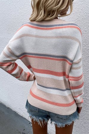 Бежево-белый свитер в разноцветную полоску