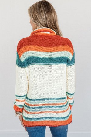 Белый свитер в оранжево-зеленую полоску с воротником-хомут