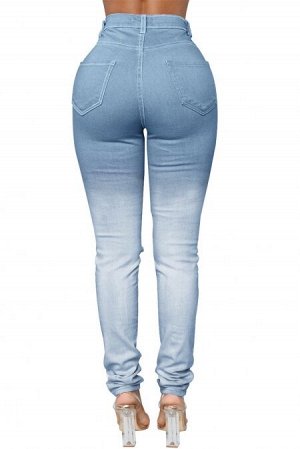 Светло-голубые "вареные" джинсы с разрезами