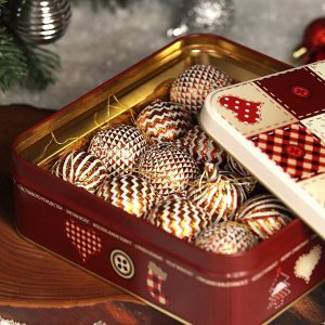 Фигурки "Шарики" из молочного шоколада Merry Christmas в железной банке, 200 г