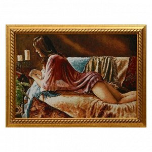 R219-40х57 Картина из гобелена &quot;Девушка на диване с обнаженными ногами&quot; (47х65)