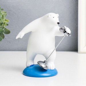 Сувенир полистоун "Белый мишка у стойки с микрофоном" 15х8х11,8 см