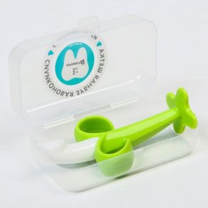 Детская зубная щетка, прорезыватель - массажер на присоске «Банан», силиконовая, с ограничителем, в контейнере, цвет зеленый