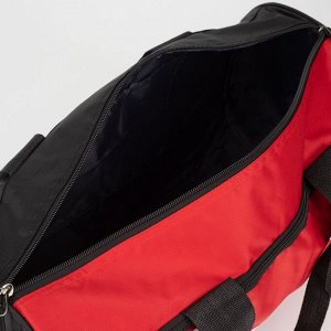 Сумка спортивная на молнии, 3 наружных кармана, длинный ремень, цвет красный