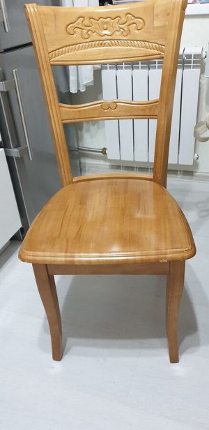 Продам 4 деревянных стула в хорошем состоянии 