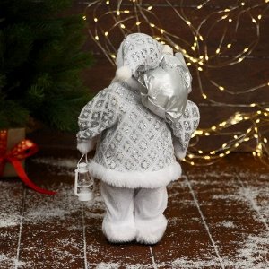 Дед Мороз "В белой шубе ромбик блеск, с фонариком и подарками" 16х30 см