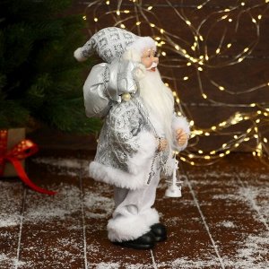 Дед Мороз "В белой шубе ромбик блеск, с фонариком и подарками" 16х30 см