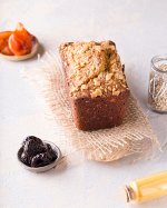 Кейк из зеленой гречки с клюквой и миндалем