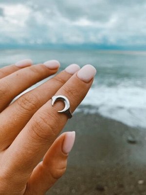 Серебряное кольцо "Лунница" на верхнюю фалангу