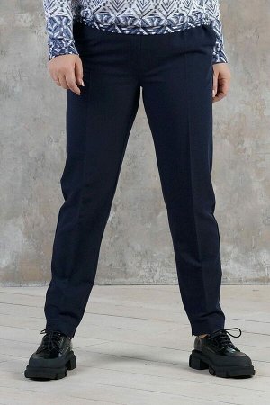 Брюки Классические брюки. Выполнены из эластичной костюмной ткани. Расцветка тёмно-синий. Пояс на широкой резине. С карманами. Без застёжки. Без подклада.  ДИ в 48-64 р. 97 см.  Рост модели 168 размер
