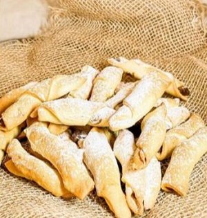 Домино Песочное печенье с начинкой на основе вареной сгущенки