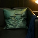 Наволочка декоративная однотонная из искусственной кожи 45*45см, цвет темно-зеленый