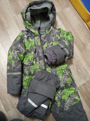 Продам детский зимний комбинезон
