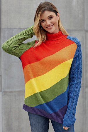 Яркий свитер с диагональным радужным узором в полоску