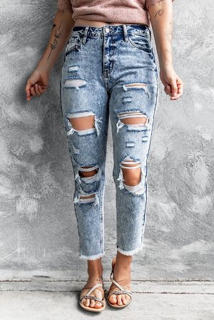 Голубые потертые укороченные джинсы с дырками и высокой талией