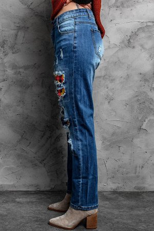 Синие прямые джинсы с красными клетчатыми заплатками с принтом подсолнухи