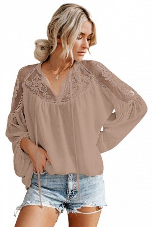 Светло-коричневая свободная блуза с кружевной кокеткой и вставками на рукавах
