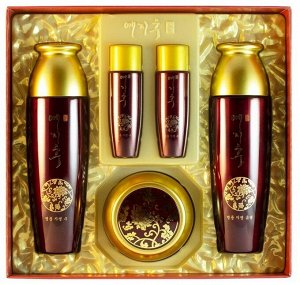 Набор для ухода за кожей лица с экстрактом красного женьшеня	BergamoYezihu K-Beauty Premium Ginseng Set 3pc Set