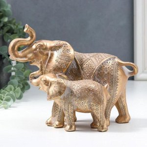 Сувенир полистоун "Африканский слон со слонёнком - узоры на попне" золото 16х11,5х20,5 см