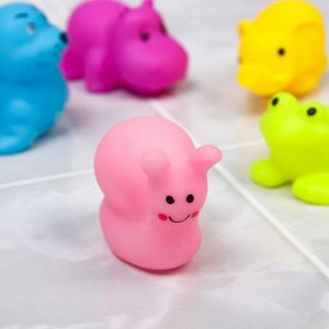 Набор резиновыx игрушек для игры в ванной «Маленькие друзья», 5 шт., цвета МИКС