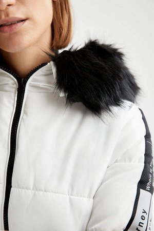 Обычный крой с капюшоном и принтом из искусственной овчины с термоизоляцией Warmtech Водонепроницаемая стеганая куртка Parka