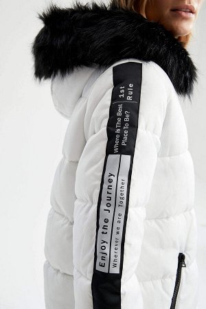 Обычный крой с капюшоном и принтом из искусственной овчины с термоизоляцией Warmtech Водонепроницаемая стеганая куртка Parka