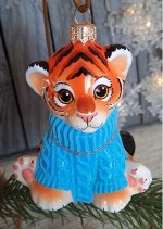 Елочная игрушка из стекла Тигренок в нарядном свитере