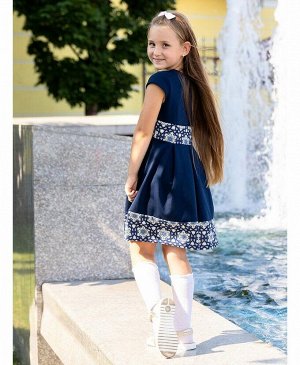 Школьное синее платье для девочки с отделкой Цвет: синий