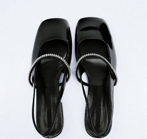Босоножки женские лаковые на квадратном каблуке, цвет черный