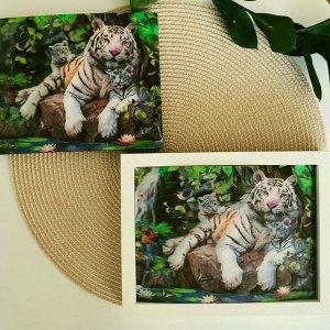 3Д картинка "Белая тигрица с тигрятами" 14,5 х 19,5 см х Т-0013, голографическая открытка с изображением тигров, без рамки