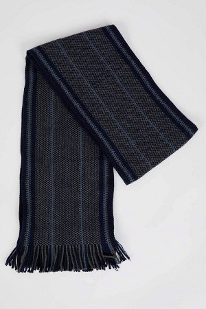 Мужской трикотажный шарф с кисточками