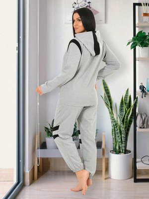Костюм черный с серыми вставками.