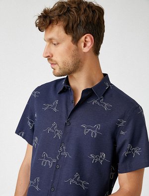 Рубашка темно-синяя с лошадками